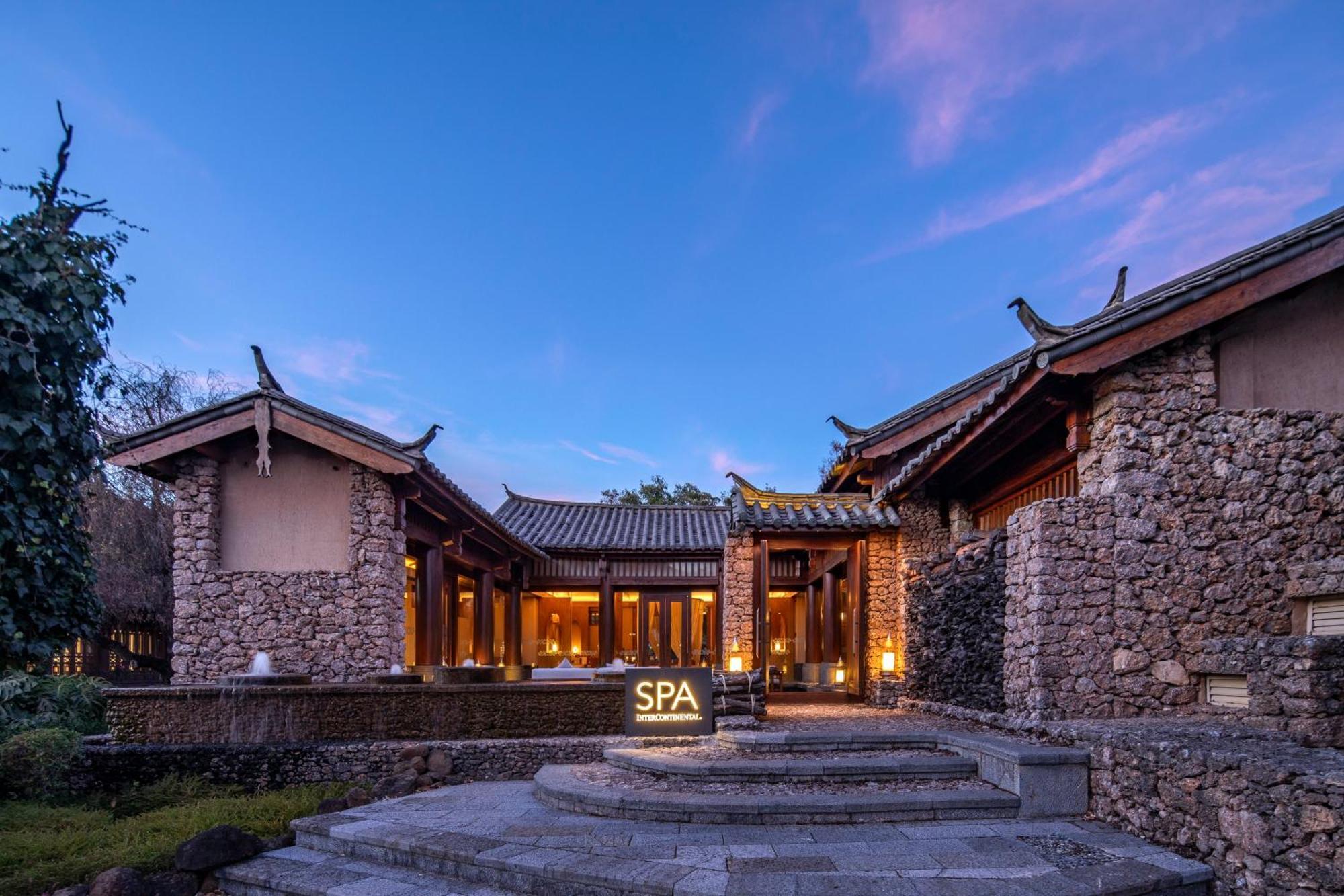 Intercontinental Lijiang Ancient Town Resort By Ihg Екстер'єр фото